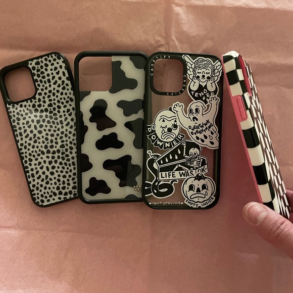 iPhone 12 case bundle (14 cases) - Picture 2 of 5